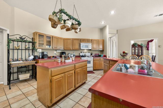 7627 Triple Wood St, China Grove, TX 78263