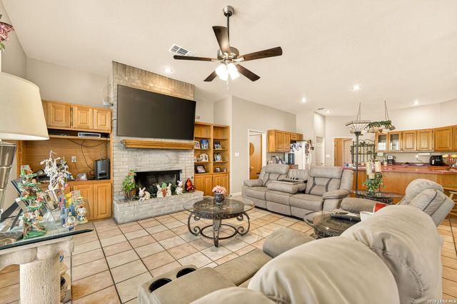 7627 Triple Wood St, China Grove, TX 78263