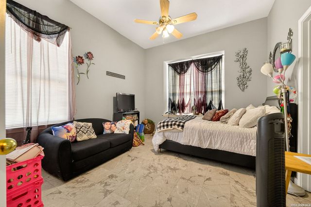 7627 Triple Wood St, China Grove, TX 78263