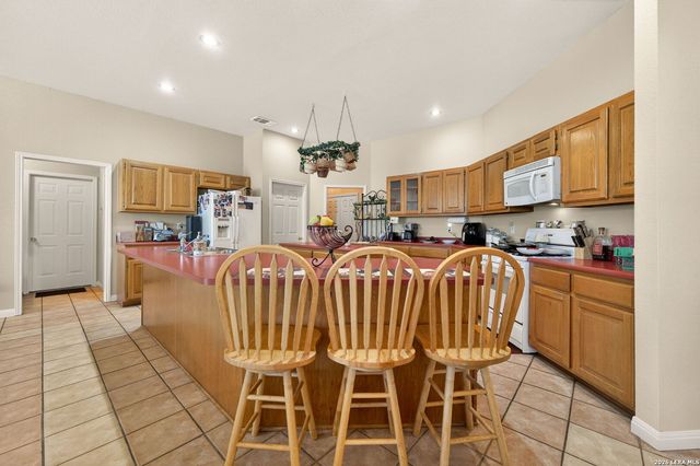 7627 Triple Wood St, China Grove, TX 78263