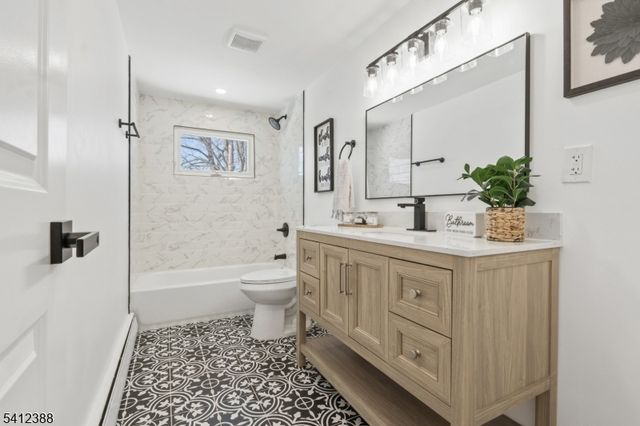 37 Albert Dr, Sayreville Boro, NJ 08859