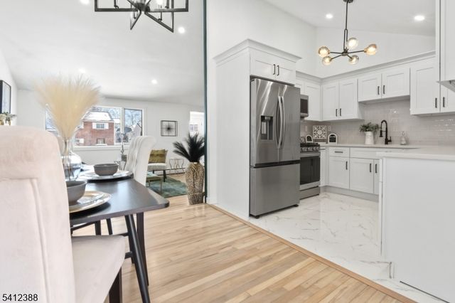 37 Albert Dr, Sayreville Boro, NJ 08859