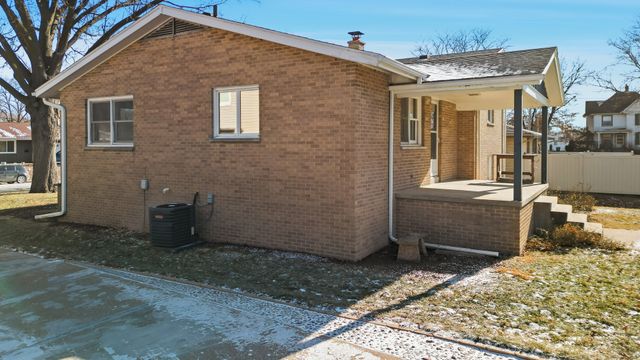 722 9th Avenue, Rock Falls, IL 61071