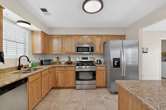 106 Arizona Sunset Road NE, Rio Rancho, NM 87124