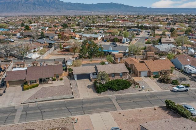 106 Arizona Sunset Road NE, Rio Rancho, NM 87124