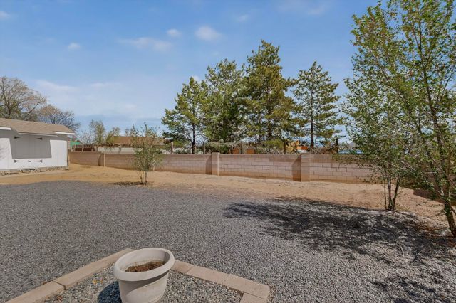 106 Arizona Sunset Road NE, Rio Rancho, NM 87124