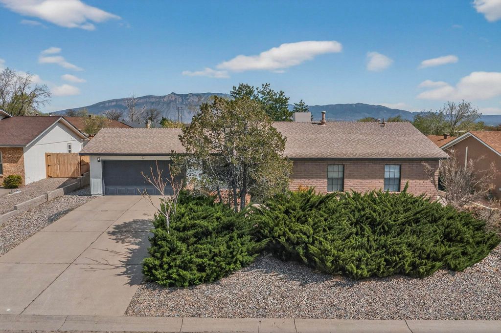 106 Arizona Sunset Road NE, Rio Rancho, NM 87124