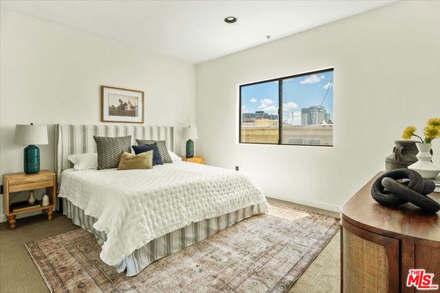 417 S Westmoreland Avenue 404, Los Angeles, CA 90020