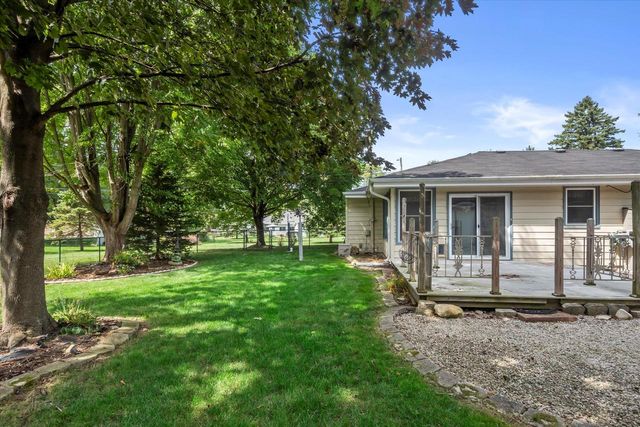 N16W27601 Pheasant LANE, Pewaukee, WI 53072