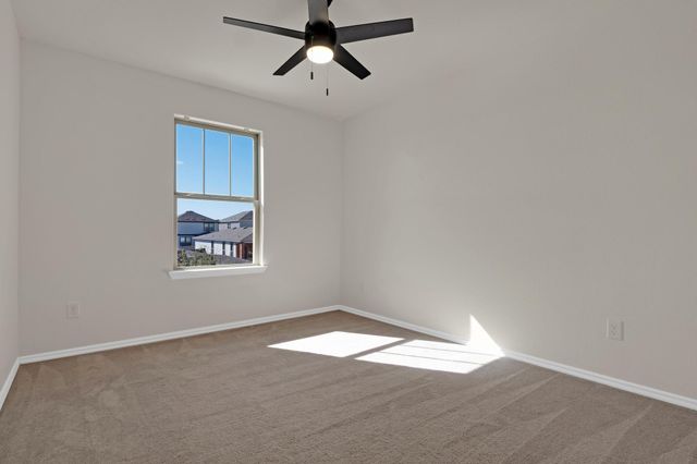 449 Stone Water LN, Jarrell, TX 76588