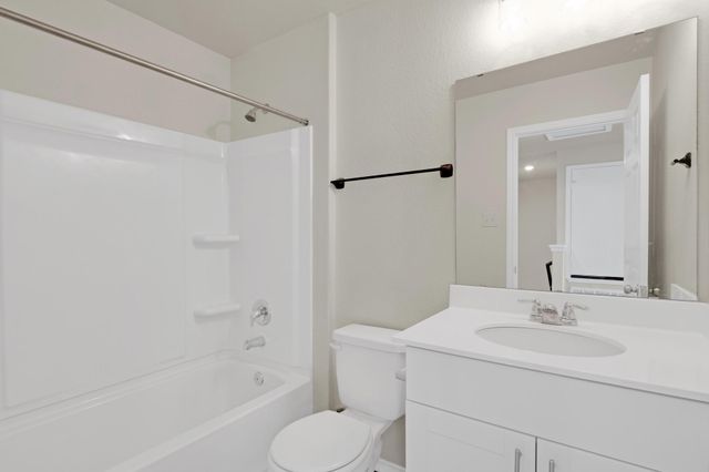 449 Stone Water LN, Jarrell, TX 76588