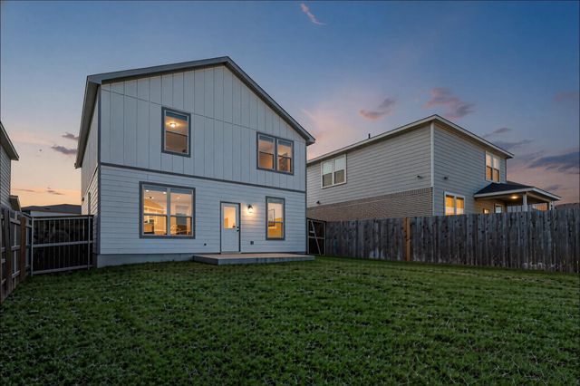 449 Stone Water LN, Jarrell, TX 76588