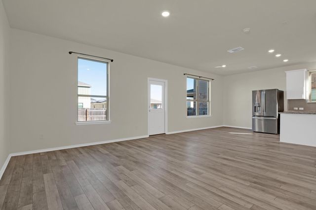 449 Stone Water LN, Jarrell, TX 76588