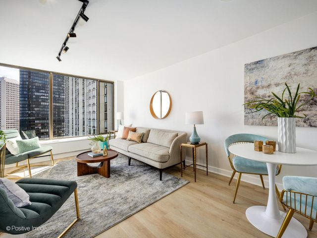 5455 N SHERIDAN Road 1904, Chicago, IL 60640