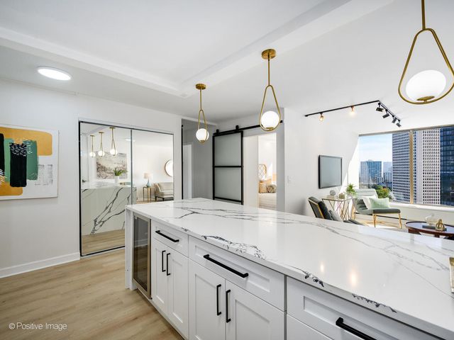 5455 N SHERIDAN Road 1904, Chicago, IL 60640