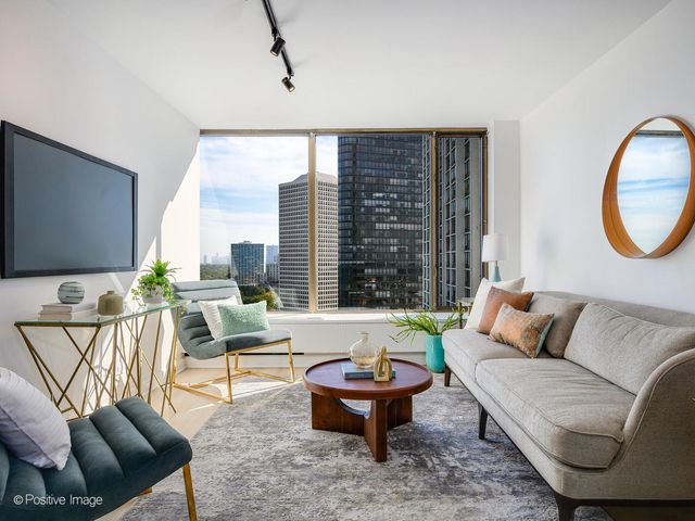 5455 N SHERIDAN Road 1904, Chicago, IL 60640