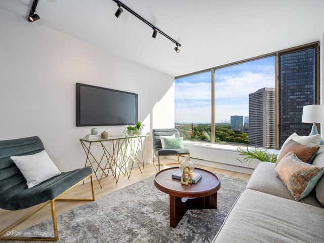 5455 N SHERIDAN Road 1904, Chicago, IL 60640