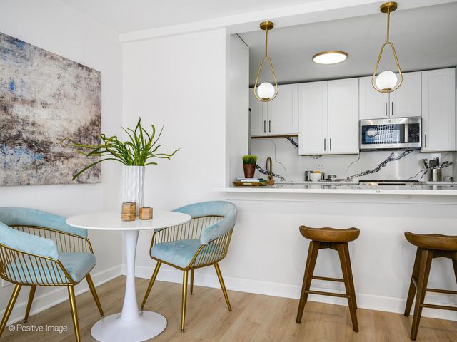 5455 N SHERIDAN Road 1904, Chicago, IL 60640