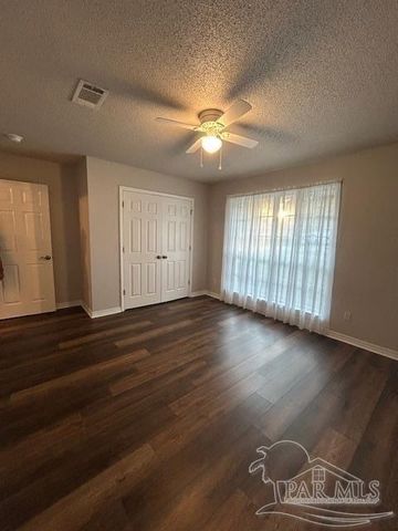 5938 Herlong Dr, Milton, FL 32570