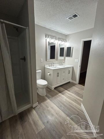 5938 Herlong Dr, Milton, FL 32570