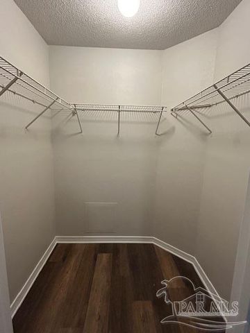 5938 Herlong Dr, Milton, FL 32570