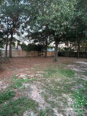 5938 Herlong Dr, Milton, FL 32570