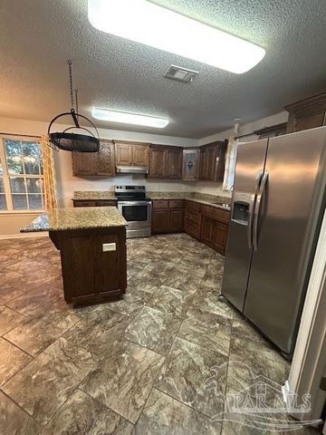 5938 Herlong Dr, Milton, FL 32570