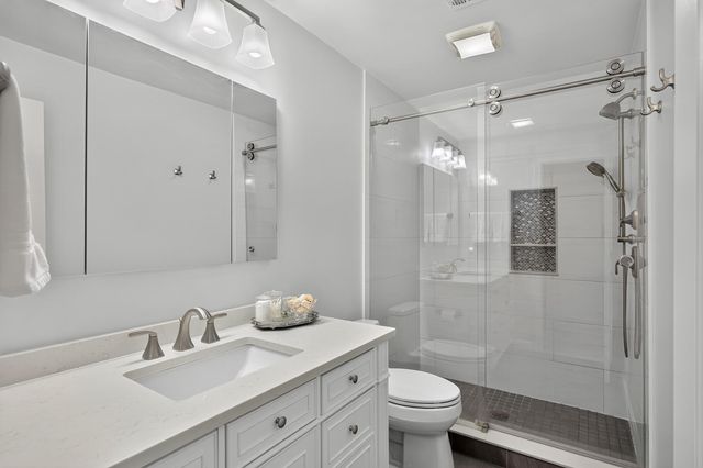 90 Forest Glade UNIT 90, Teaticket, MA 02536