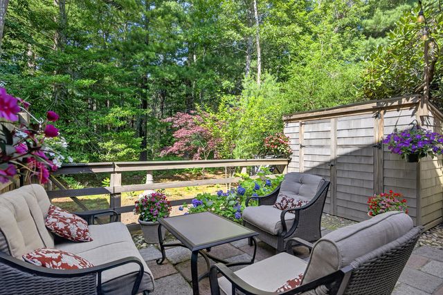 90 Forest Glade UNIT 90, Teaticket, MA 02536