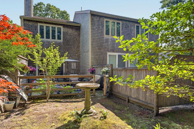 90 Forest Glade UNIT 90, Teaticket, MA 02536