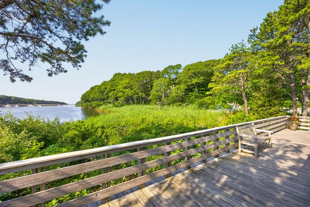 90 Forest Glade UNIT 90, Teaticket, MA 02536