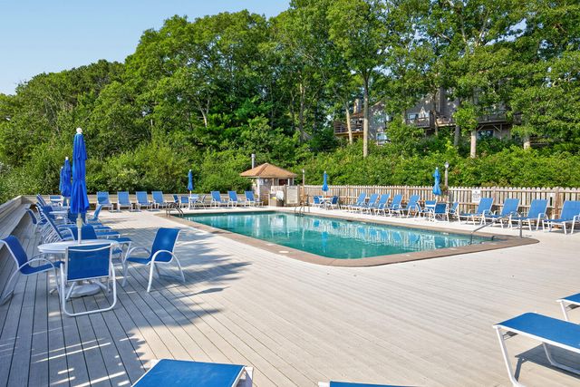 90 Forest Glade UNIT 90, Teaticket, MA 02536