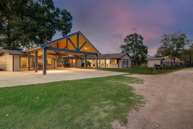 7078 Gupton Road, Brazoria, TX 77422