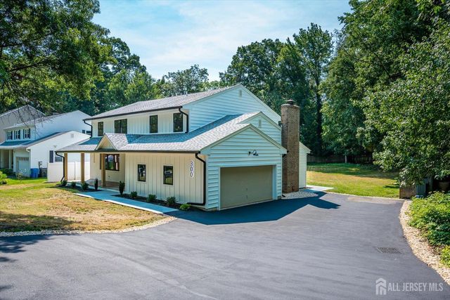 300 E Chestnut Avenue E, Metuchen, NJ 08840