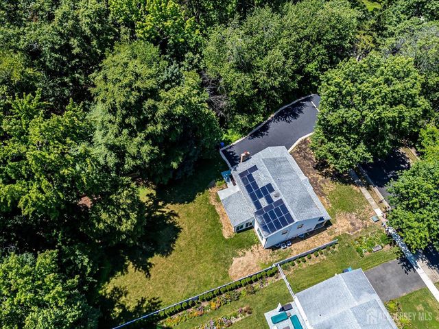 300 E Chestnut Avenue E, Metuchen, NJ 08840