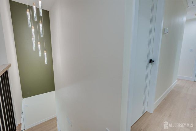 300 E Chestnut Avenue E, Metuchen, NJ 08840