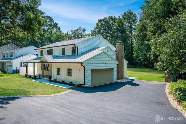 300 E Chestnut Avenue E, Metuchen, NJ 08840
