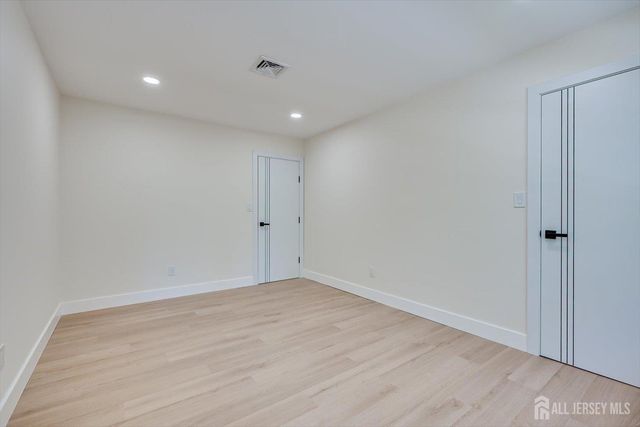 300 E Chestnut Avenue E, Metuchen, NJ 08840