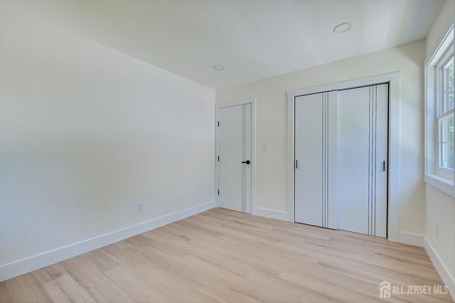 300 E Chestnut Avenue E, Metuchen, NJ 08840