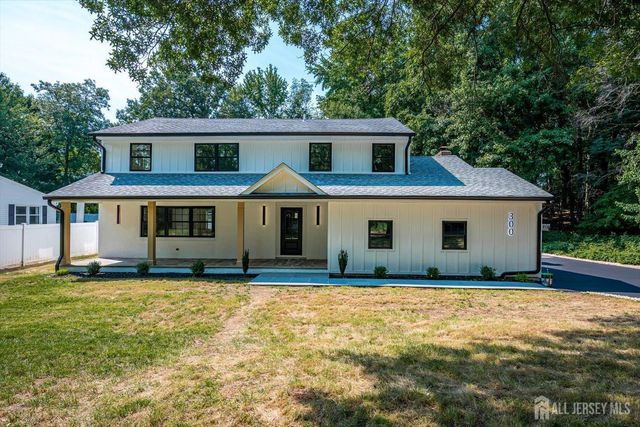 300 E Chestnut Avenue E, Metuchen, NJ 08840