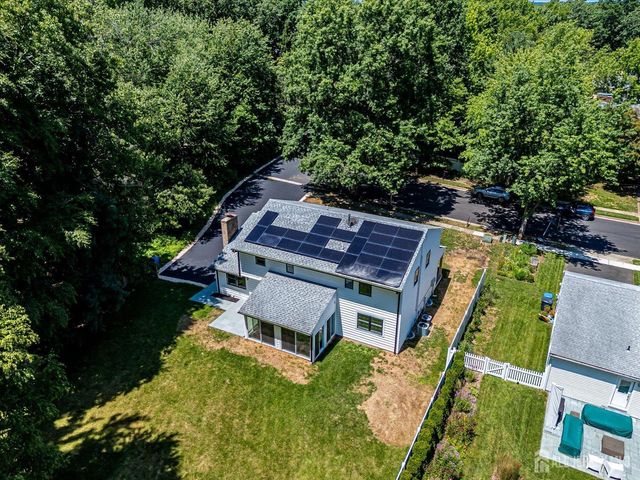 300 E Chestnut Avenue E, Metuchen, NJ 08840