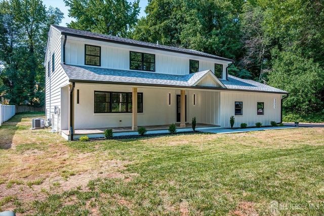300 E Chestnut Avenue E, Metuchen, NJ 08840