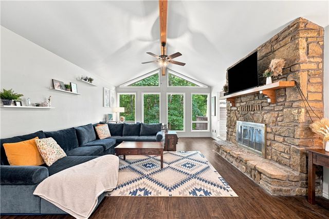 72 Elizabeth Drive, Bella Vista, AR 72715