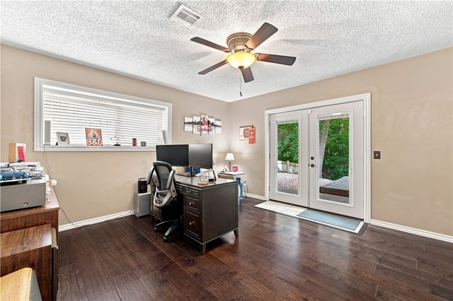 72 Elizabeth Drive, Bella Vista, AR 72715