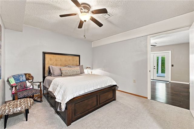 72 Elizabeth Drive, Bella Vista, AR 72715