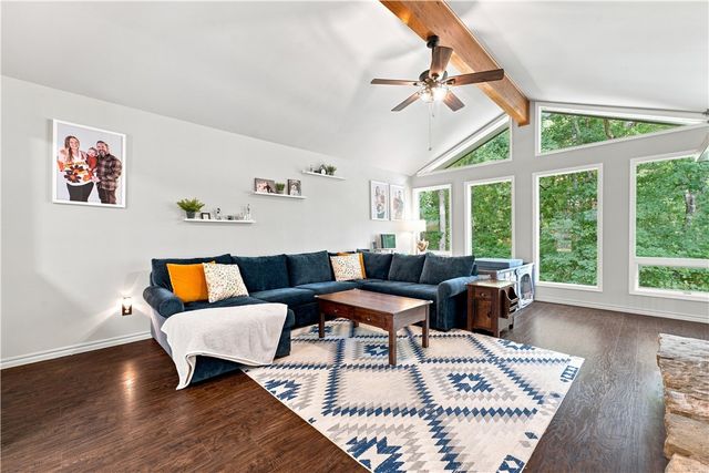 72 Elizabeth Drive, Bella Vista, AR 72715