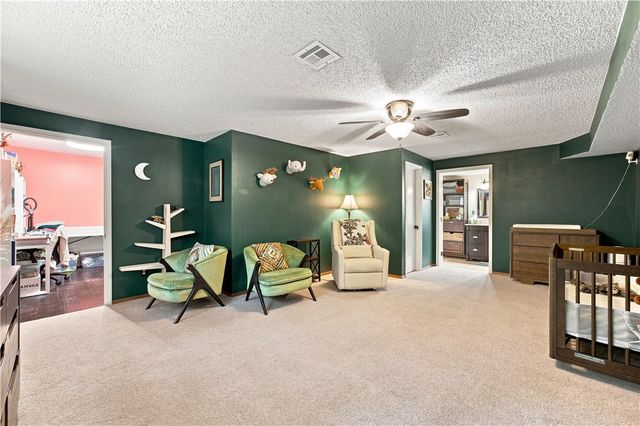 72 Elizabeth Drive, Bella Vista, AR 72715