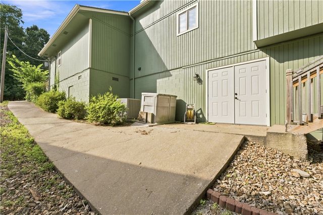 72 Elizabeth Drive, Bella Vista, AR 72715