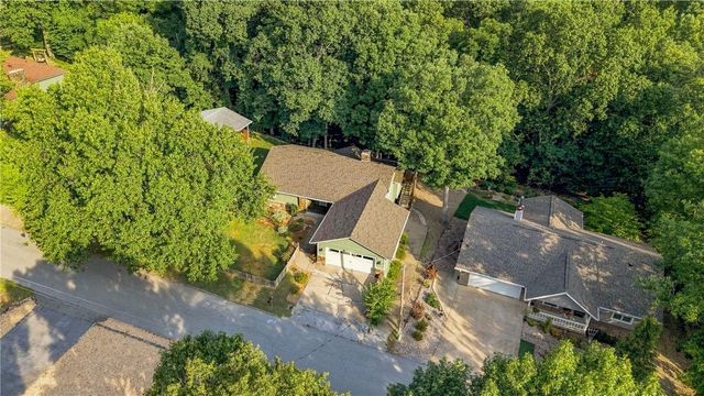 72 Elizabeth Drive, Bella Vista, AR 72715