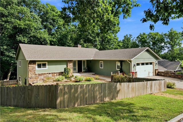 72 Elizabeth Drive, Bella Vista, AR 72715